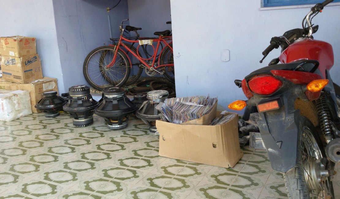 Operação conjunta apreende cerca de 500 produtos na Feira da Troca em Arapiraca