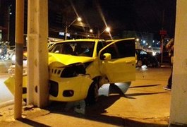 Mulheres ficam feridas após colisão entre veículos na Jatiúca, em Maceió