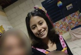 Adolescente pega arma de parente e mata amiga de 13 anos com tiro na nuca