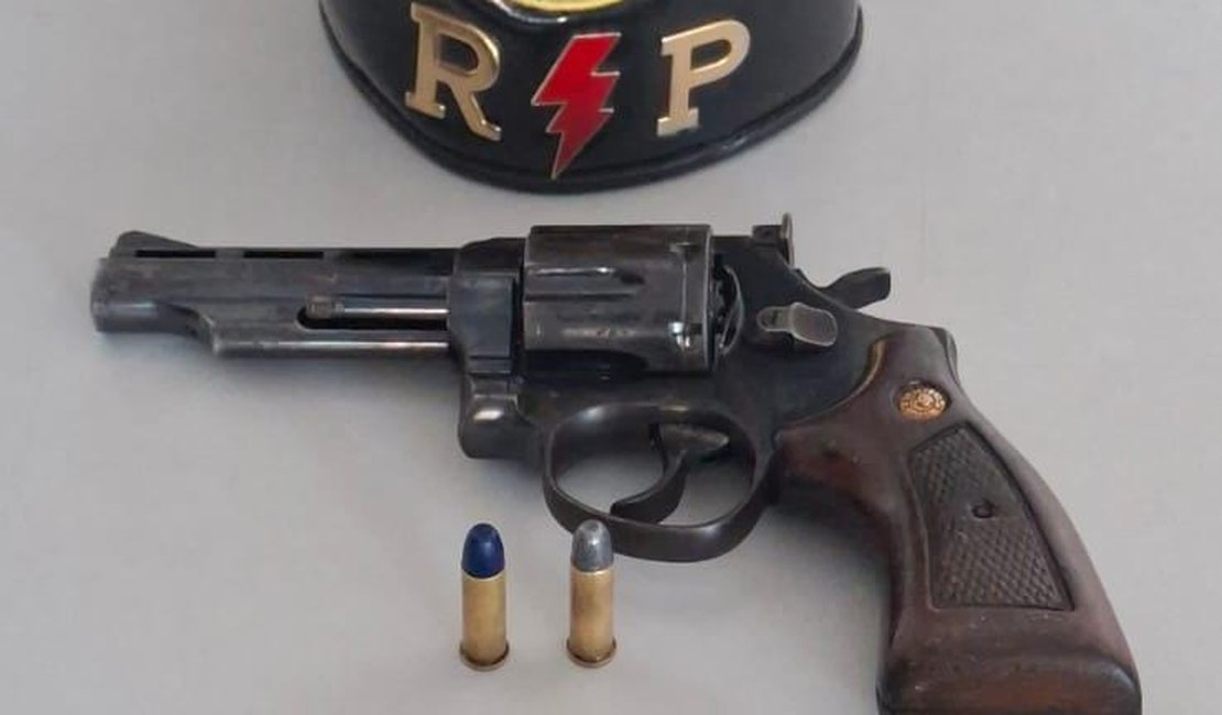 Homem é preso por posse ilegal de arma de fogo após denúncia em Craíbas