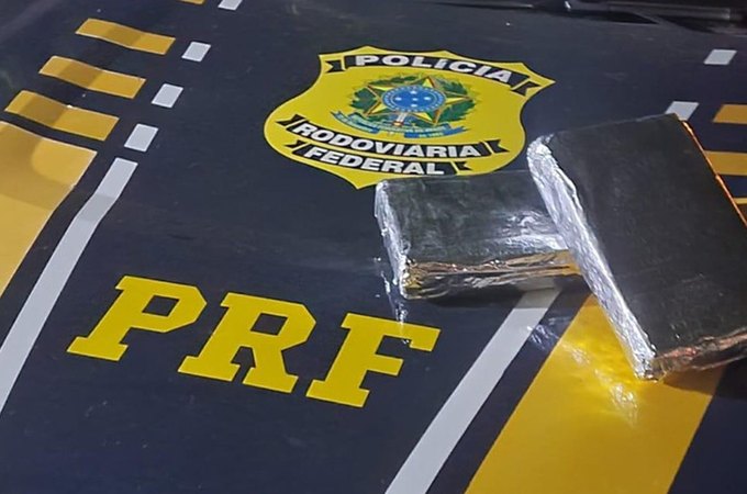 Grávida é presa com mais de 2 kg de cocaína em ônibus no Sertão de Pernambuco que seguia pra AL