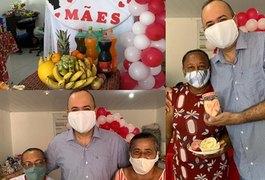 Mães do bairro Sen. Arnon de Melo ganham café da manhã e presentes da Associação de moradores