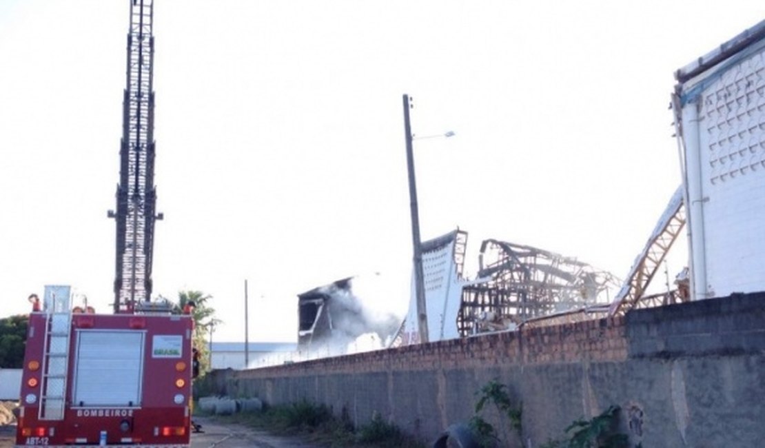 Incêndio atinge fábrica de papel higiênico no Distrito Industrial