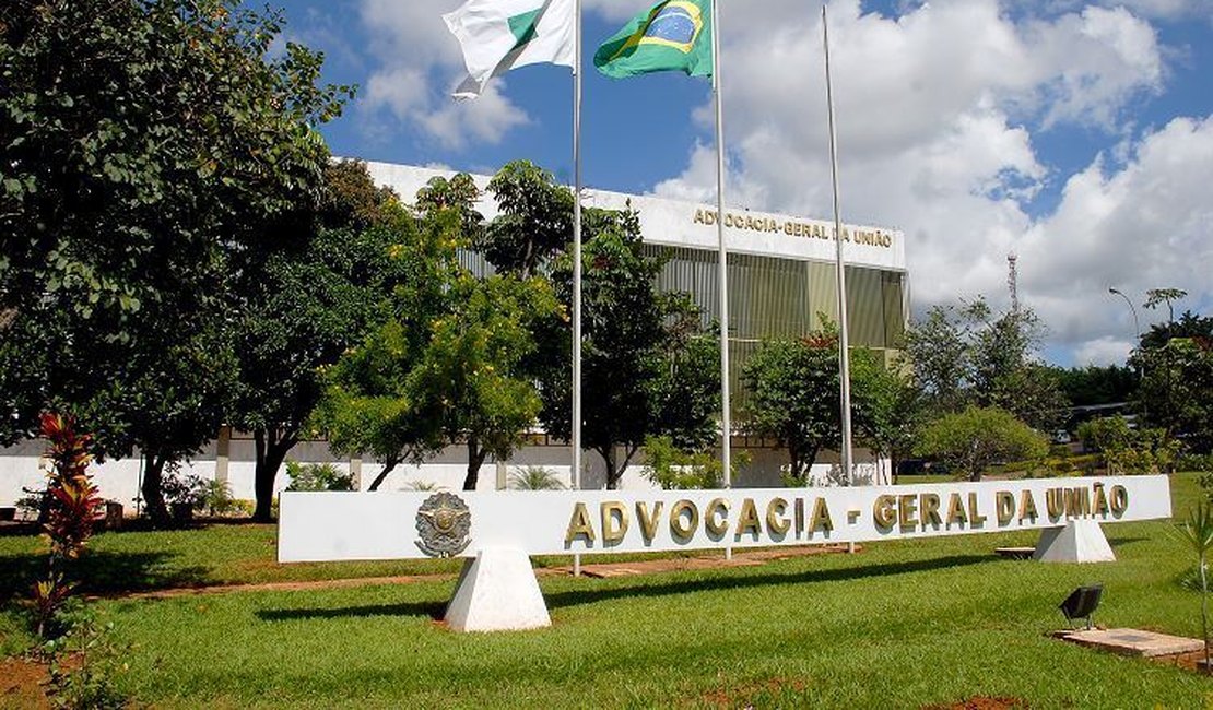 AGU abre Concurso para Advogados com salário de R$ 17 mil