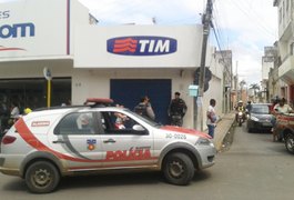 Assaltante se passa por cliente e rouba vários celulares de loja em Palmeira