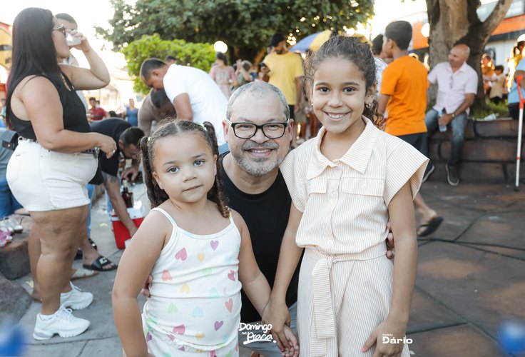 Domingo na Praça estreia com sucesso e promete virar tradição em Feira Grande