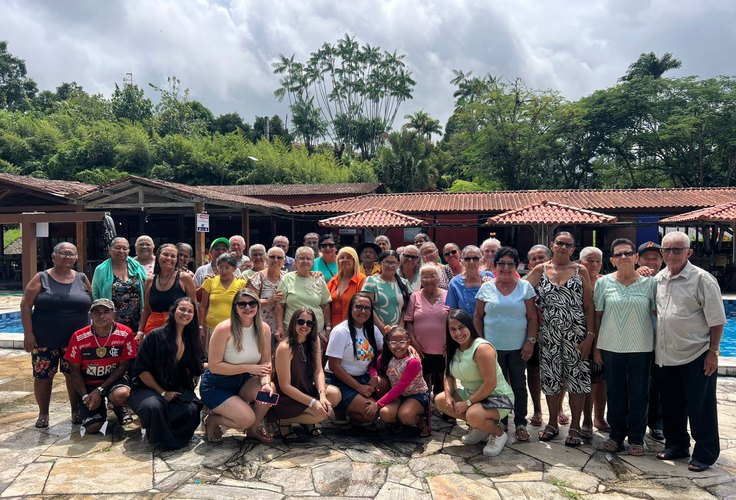 Idosos de Traipu vivenciam dia de lazer e integração em passeio promovido pela Assistência Social