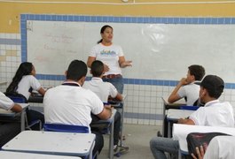 Seduc abre vagas para professores temporários que atuem na rede pública estadual