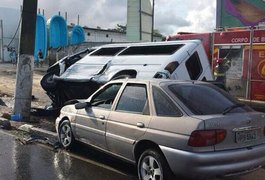 Dezesseis pessoas ficam feridas em acidente envolvendo três veículos em Maceió