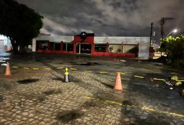 Homem invade churrascaria e furta mais de R$ 3 mil na parte alta de Maceió