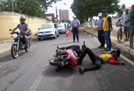 Jovem sobrevive à queda de ‘cinquentinha’ por causa do capacete