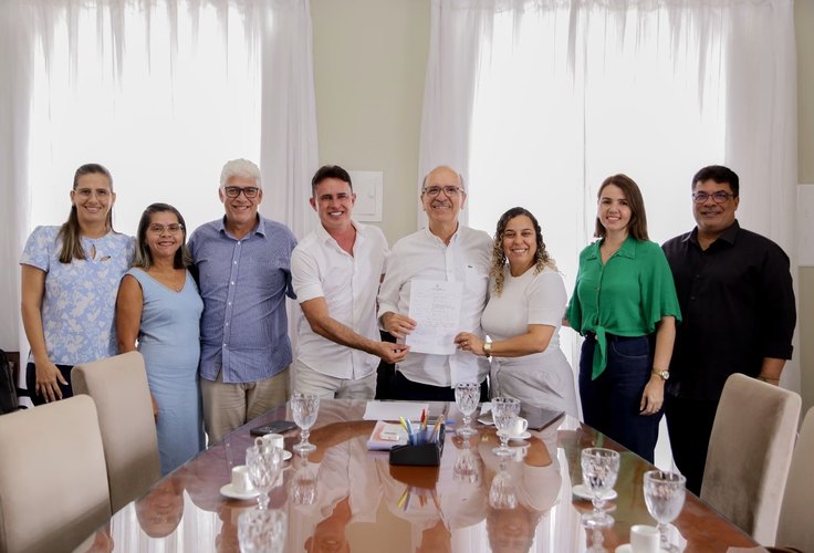 Prefeito Ronaldo Lopes assina ordem de serviço para ampliação e reforma da Escola Municipal Wilton Lucena