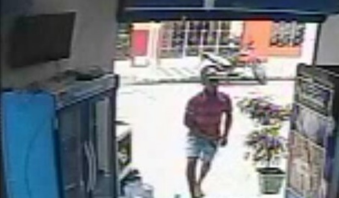 [Vídeos]: Ladrão armado rouba açougue no bairro Brasília em Arapiraca