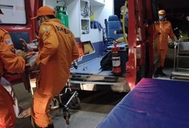 Casal fica ferido após colidir em carro na AL-115, em Arapiraca