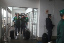 Chapecoense não consegue pousar, muda planos e desembarca em Porto Alegre