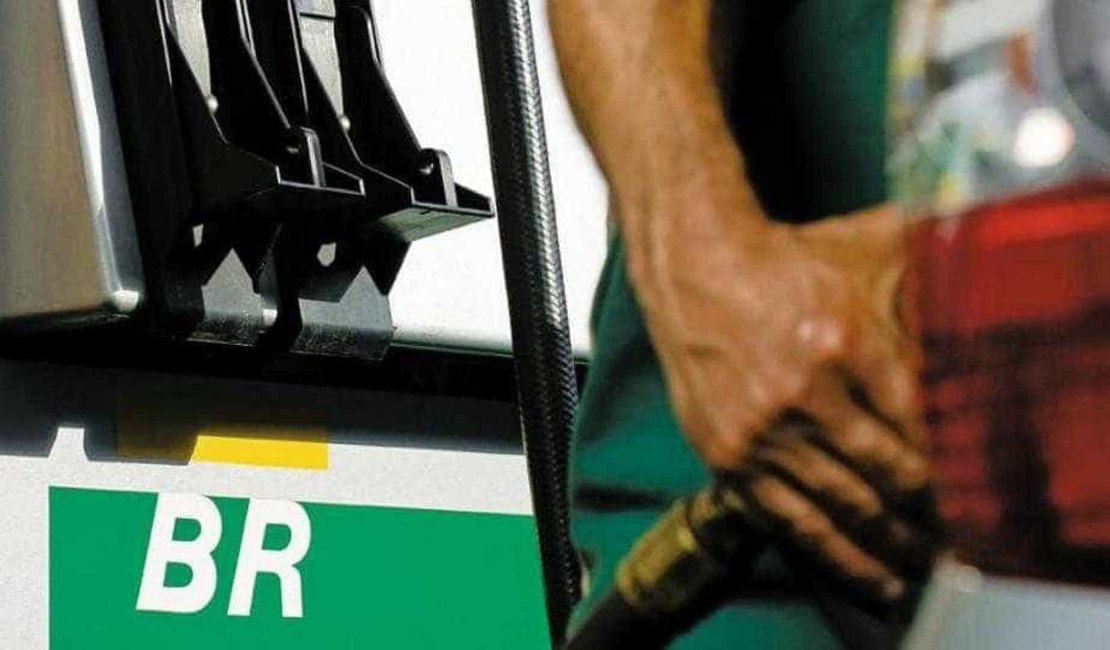 Petrobras anuncia mais um aumento na gasolina e diesel