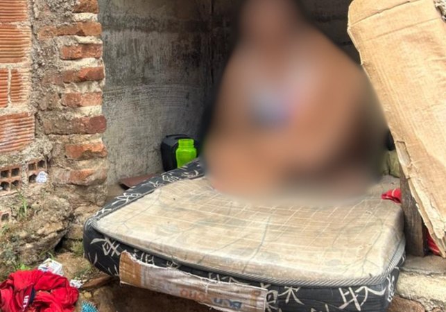 Homem é preso em flagrante por manter suposta namorada adolescente em canil em Santana do Ipanema