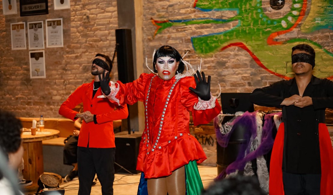 Drag Dinner Alagoas celebra divas pop em noite de glamour em Maceió