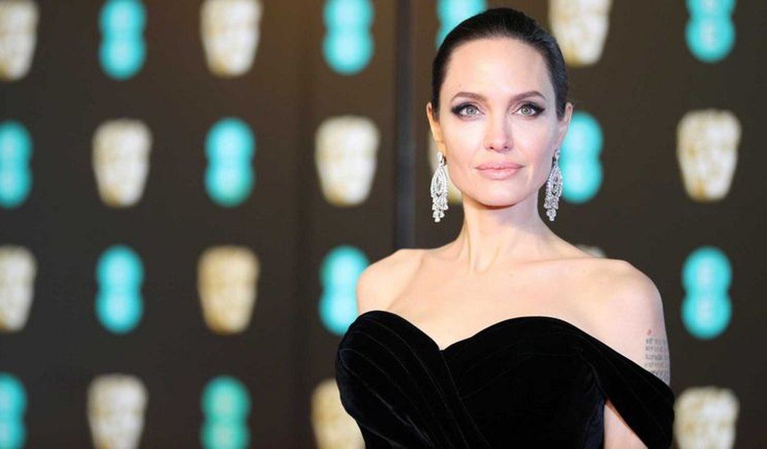 Angelina Jolie está namorando com sósia de Brad Pitt
