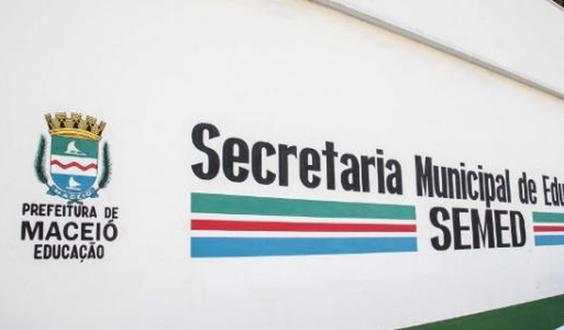 Sinteal denuncia que escolas públicas de Maceió estão cobrando pelo fardamento