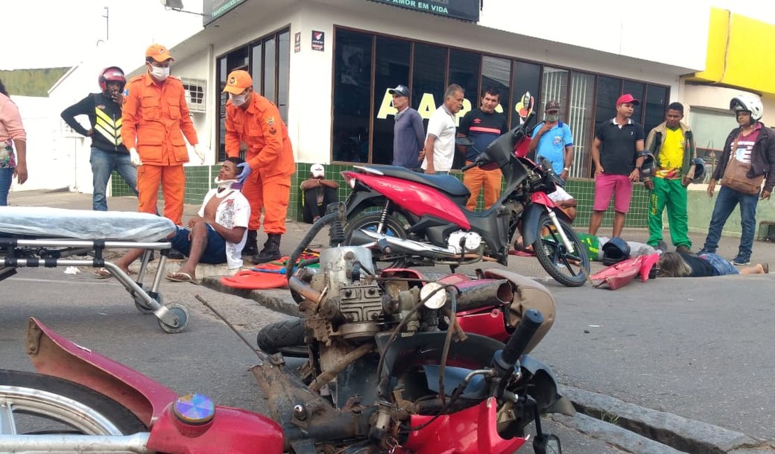 Vídeo. Colisão entre motocicletas resulta em três feridos em Arapiraca