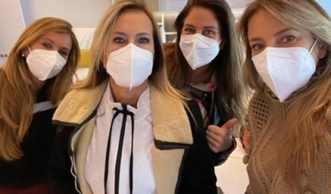 Ticiane Pinheiro e as irmãs apoiam a mãe após cirurgia para retirada de câncer: 'Guerreira'