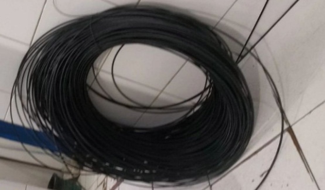 Funcionários de empresa de internet são presos por furto de cabo de fibra ótica da própria empresa