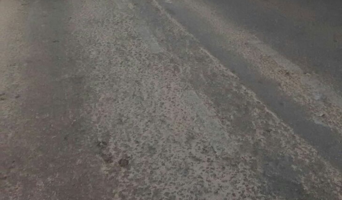 [VIDEO] MST e pescadores do Lago da Perucaba protestam pelas ruas de Arapiraca