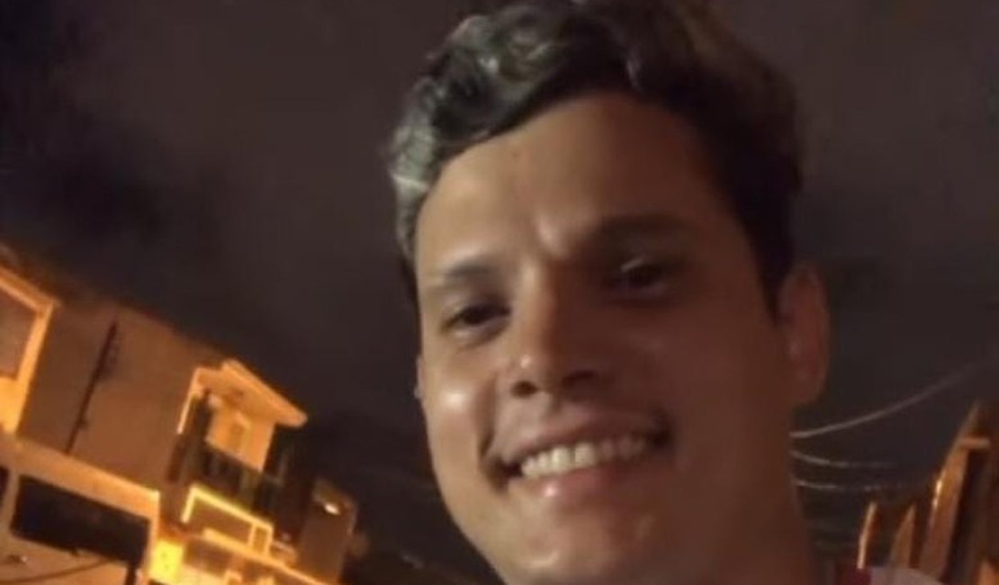 Polícia investiga se torcida organizada agrediu jovem que estava com camisa de time, em Maceió