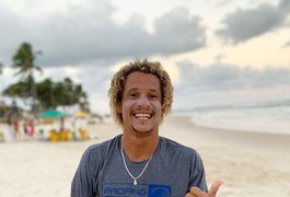 Campeão alagoano de surf faz campanha para conseguir participar de campeonato no RJ
