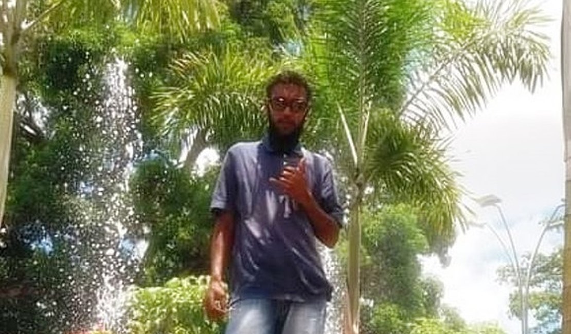 Polícia divulga imagem de suspeito de homicídio ocorrido por cobrança de R$ 30 em Maceió