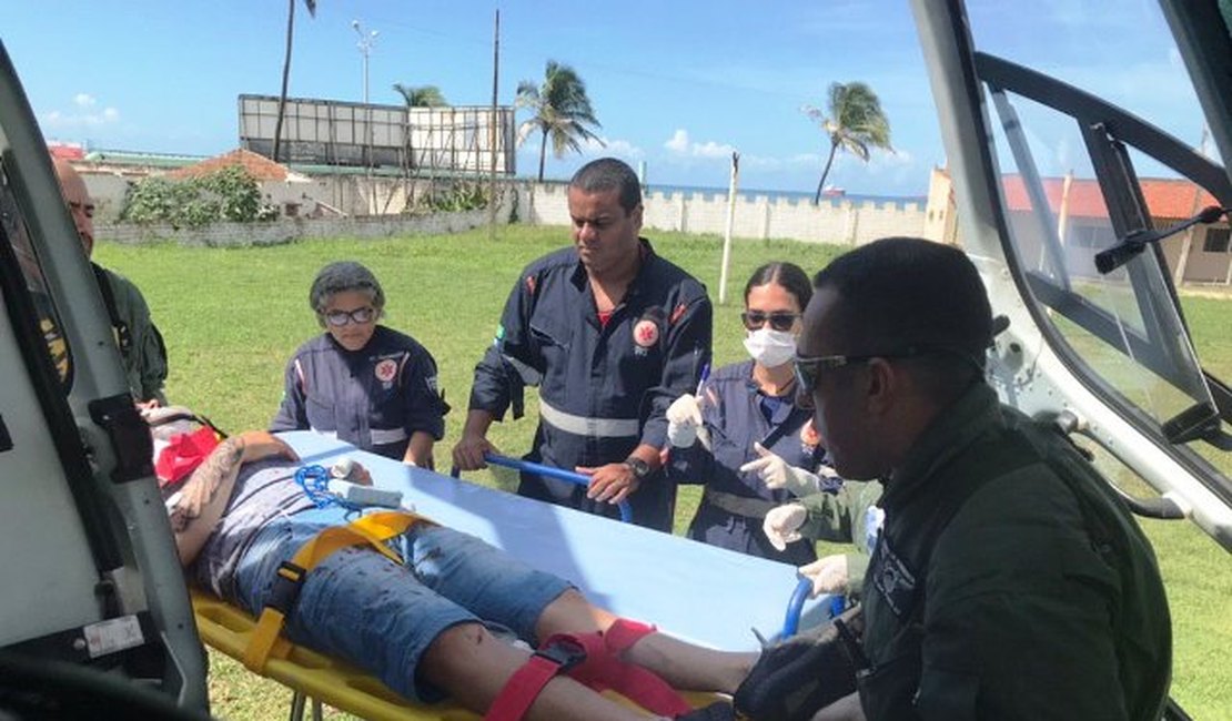 Colisão entre caminhão e motocicleta deixa colombiano ferido na BR-316, em Satuba