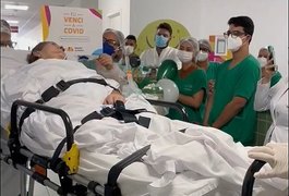 Após mais de 6 meses internada, idosa de 64 anos vence Covid-19 e recebe alta de hospital