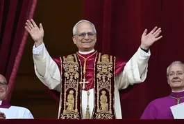Papa Leão XIV explica escolha do nome em encontro com cardeais; entenda