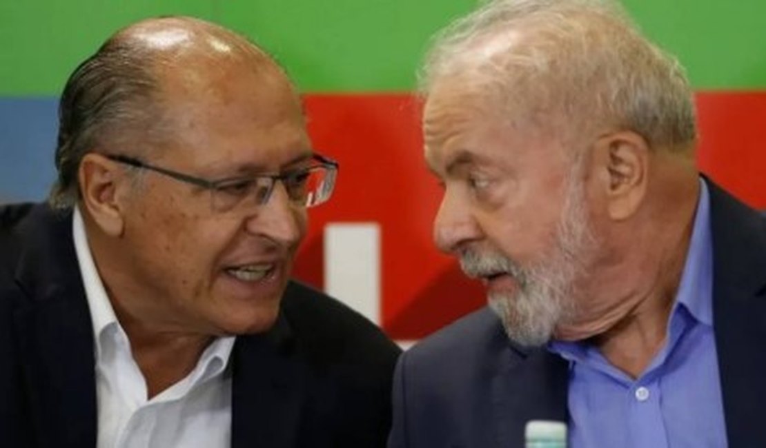 Entrega da PEC da Transição é adiada; Lula quer negociar com Congresso
