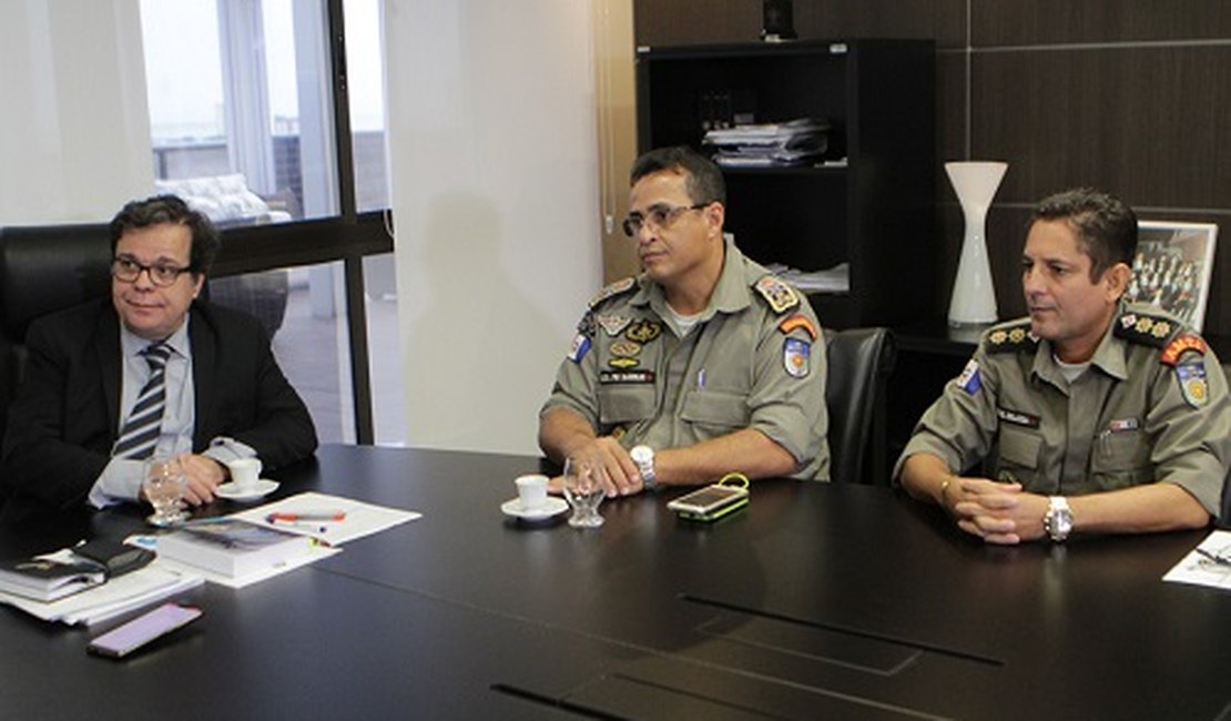 Judiciário discute parceria com a PM para contratar policias da reserva