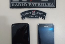 PM recupera aparelhos celulares roubados e captura suspeito na garupa de mototáxi, em Arapiraca