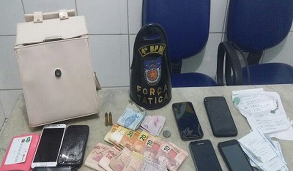 PM prende mulher com munições e mais de mil reais roubados de estabelecimento de Maceió