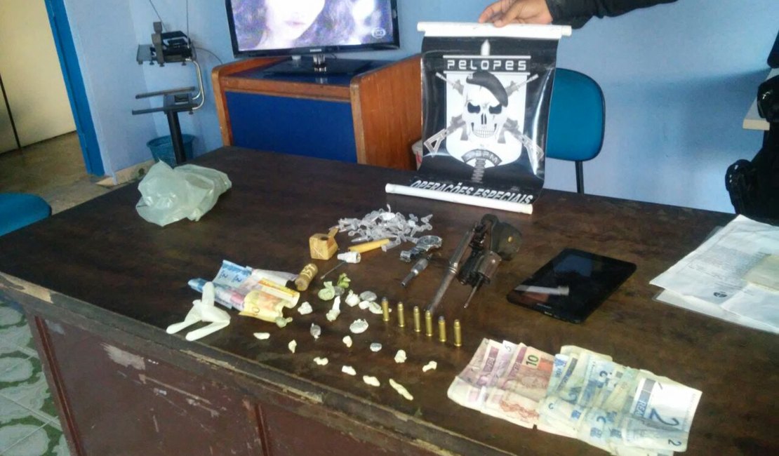 PM apreende arma e drogas durante operação em Arapiraca