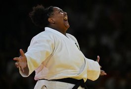 Beatriz Souza vence final do judô e garante 1º ouro do Brasil