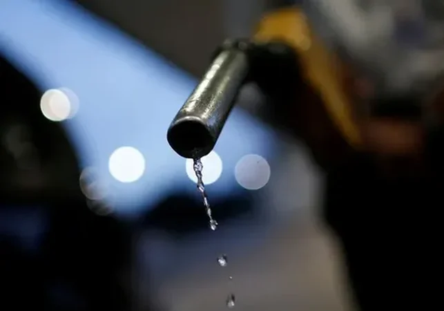 Ministério da Fazenda deve prorrogar subvenção de R$ 0,44 da gasolina