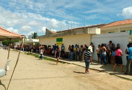 Arapiraquenses lotam prédio da Justiça Eleitoral para participar das eleições de 2018