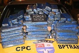 Mulher é presa com mais de 70 quilos de drogas escondidas na bagagem