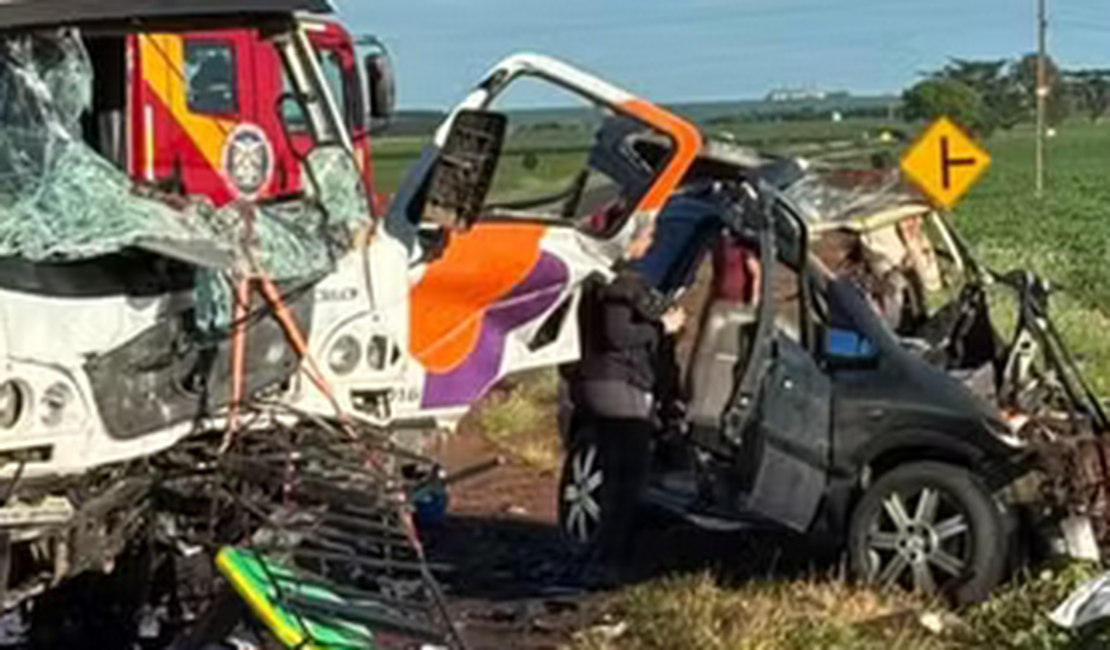Seis pessoas da mesma família morrem em acidente enquanto voltavam da praia, no PR