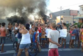 Moradores protestam por falta de sinalização no Bosque das Arapiracas