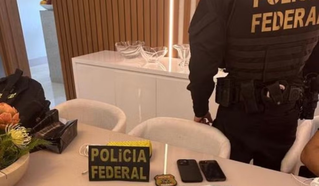 PF apreende mais de R$ 67 mil em espécie na casa e no gabinete do governador do Tocantins