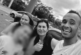 Família que morreu após caminhão prensar veículos parados na BR-101 em SC voltava de viagem ao Beto Carrero