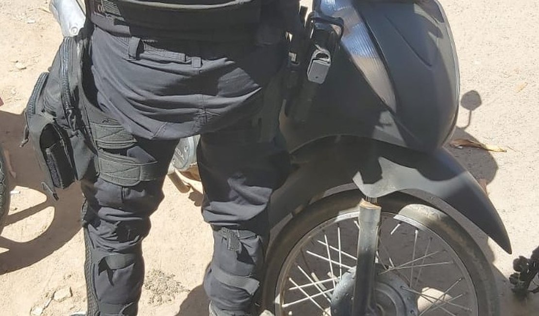 Rocam recupera motocicleta com queixa de roubo no bairro Primavera, em Arapiraca