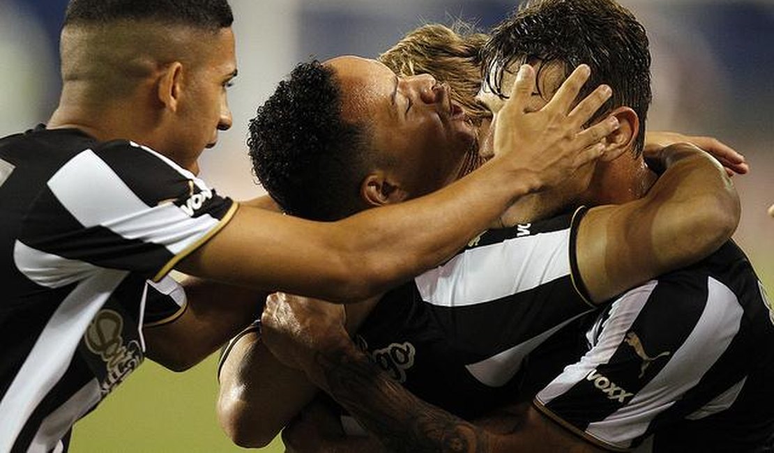 Com dificuldades financeiras, a ordem no Botafogo é apostar na base