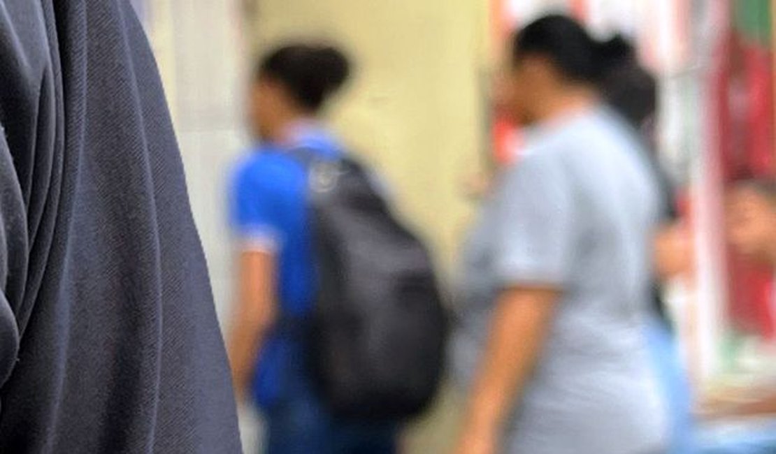 Adolescente é apreendido após ameaçar matar alunos LGBTQIAPN+ e autistas em escolas de Marechal e diz que estava 'brincando'